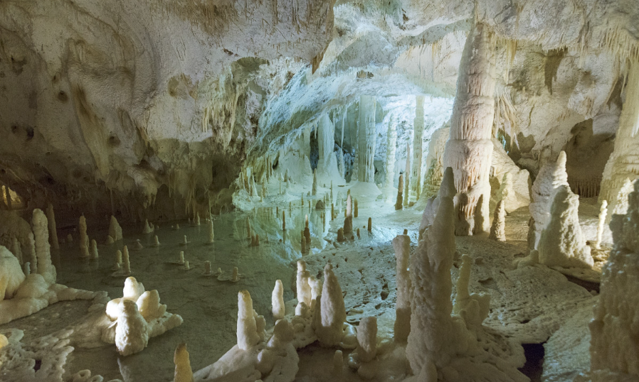 LE GROTTE DI FRASASSI